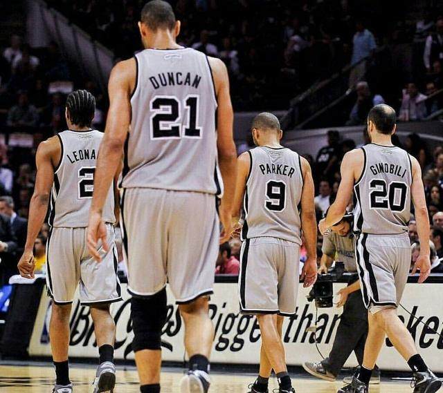 甲小幅亏损 甲小幅亏损